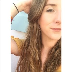 Meet your Posher, Laura